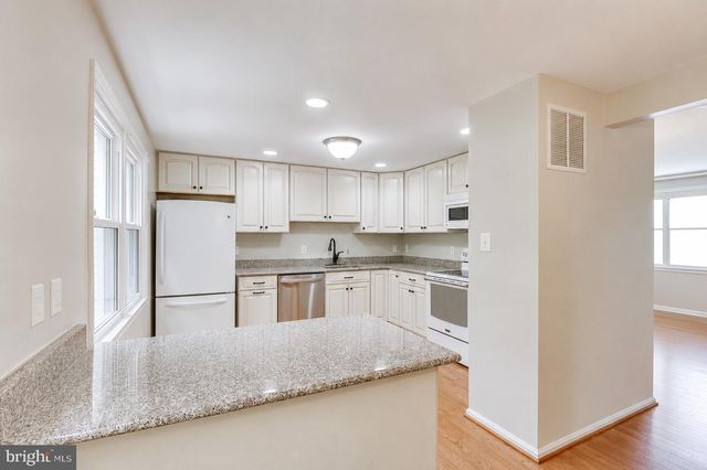 3005 SILENT VALLEY DR, Fairfax, VA 22031