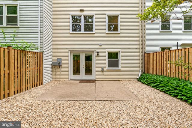 3005 SILENT VALLEY DR, Fairfax, VA 22031