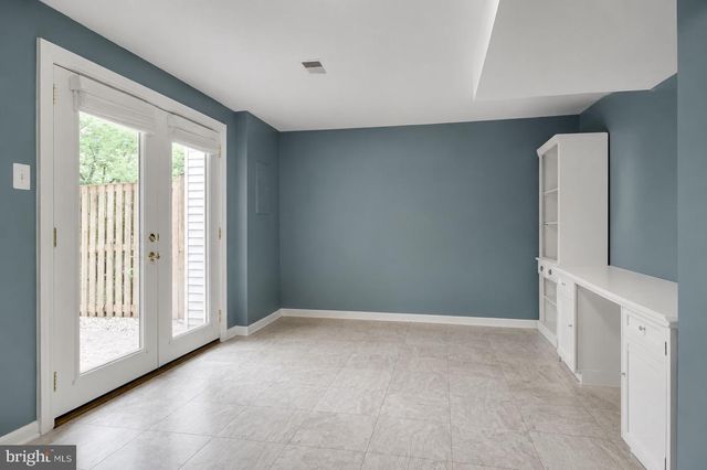 3005 SILENT VALLEY DR, Fairfax, VA 22031