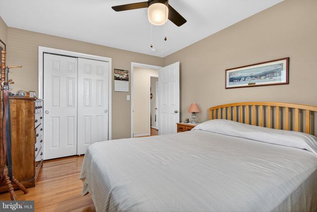 24 SNYDER HILL RD, Lititz, PA 17543