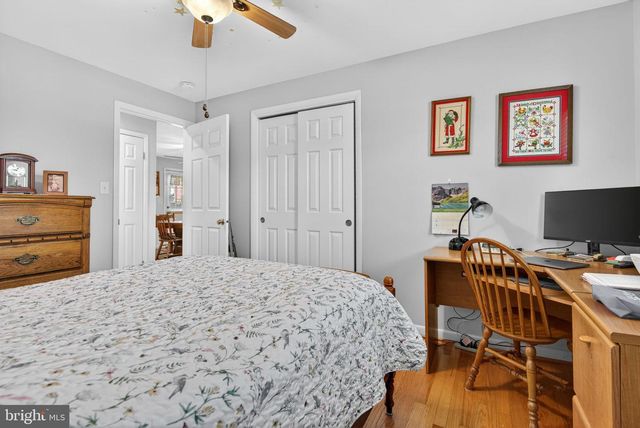24 SNYDER HILL RD, Lititz, PA 17543