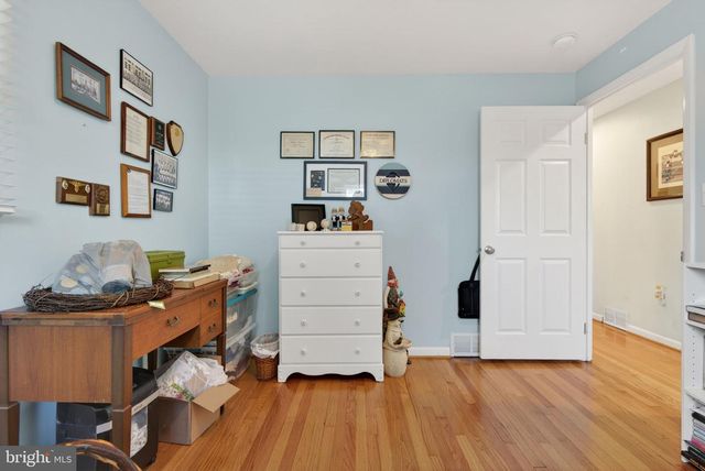 24 SNYDER HILL RD, Lititz, PA 17543