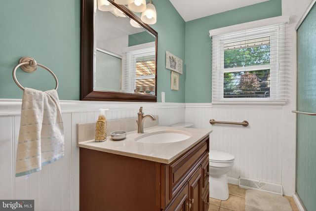 24 SNYDER HILL RD, Lititz, PA 17543