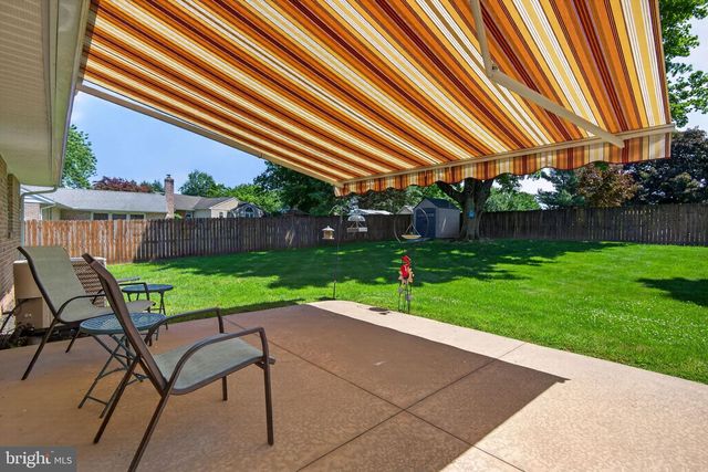 24 SNYDER HILL RD, Lititz, PA 17543