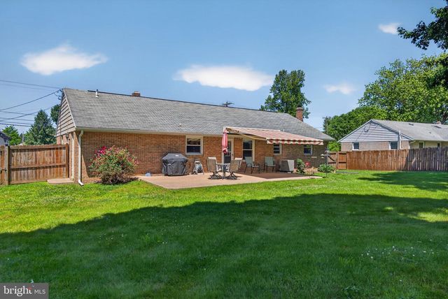 24 SNYDER HILL RD, Lititz, PA 17543