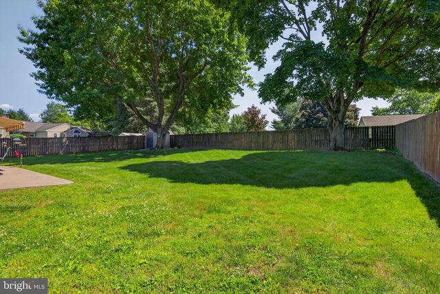 24 SNYDER HILL RD, Lititz, PA 17543