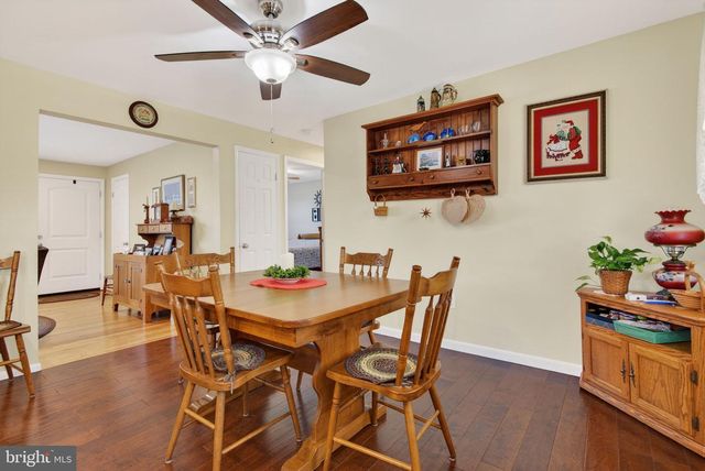24 SNYDER HILL RD, Lititz, PA 17543