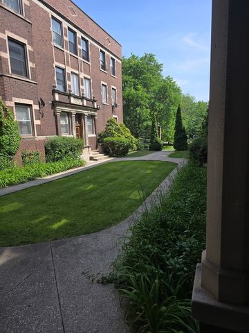 824 E Hyde Park Boulevard 1, Chicago, IL 60615