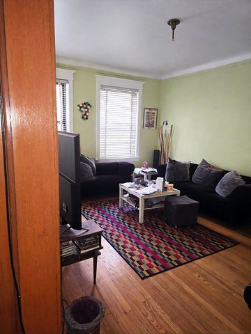 824 E Hyde Park Boulevard 1, Chicago, IL 60615