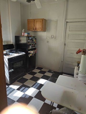 824 E Hyde Park Boulevard 1, Chicago, IL 60615