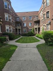 824 E Hyde Park Boulevard 1, Chicago, IL 60615