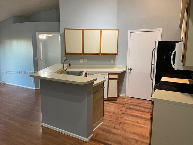 9999 Summerbreeze Dr 618, Sunrise, FL 33322