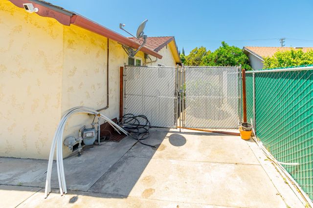 1036 Lakewood Ave, Modesto, CA 95355