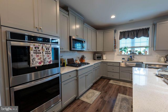 80 QUAKING ASPEN WAY, Charles Town, WV 25414