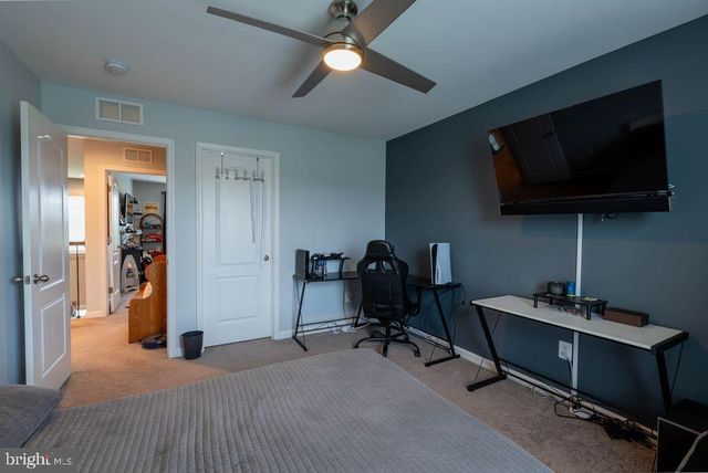 80 QUAKING ASPEN WAY, Charles Town, WV 25414