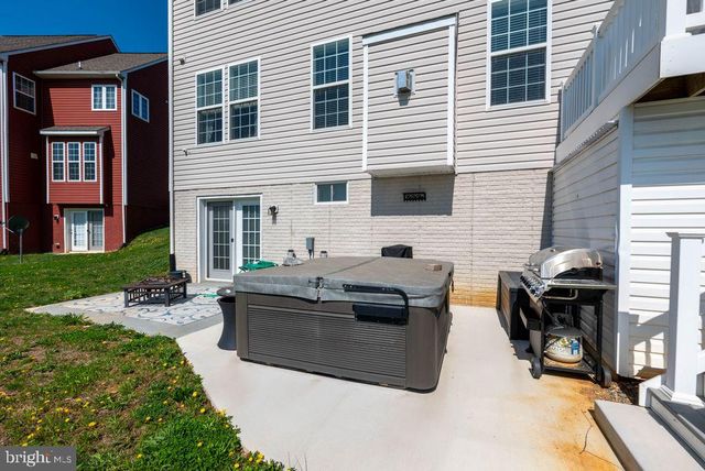 80 QUAKING ASPEN WAY, Charles Town, WV 25414