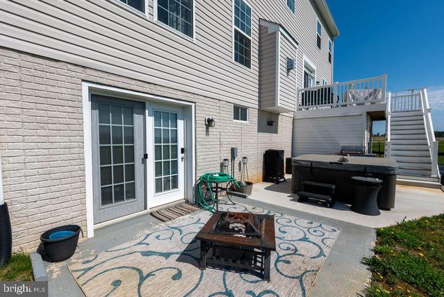 80 QUAKING ASPEN WAY, Charles Town, WV 25414
