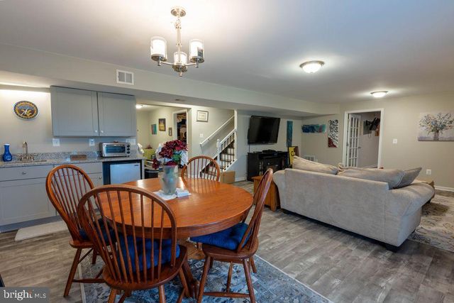 80 QUAKING ASPEN WAY, Charles Town, WV 25414