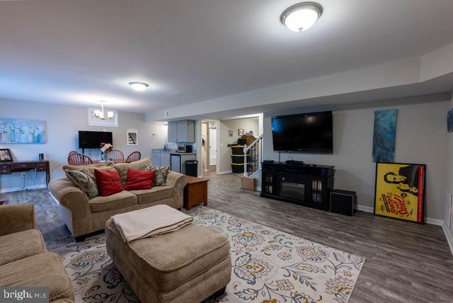80 QUAKING ASPEN WAY, Charles Town, WV 25414