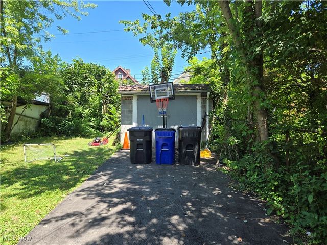 11813 Dove, Cleveland, OH 44122