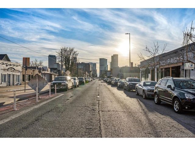 639 29th St 209, Denver, CO 80205