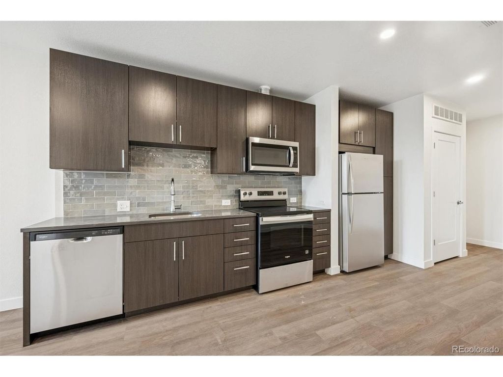 639 29th St 209, Denver, CO 80205