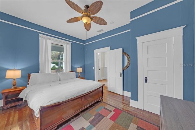 4108 N LYNN AVENUE, Tampa, FL 33603