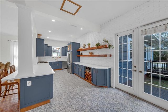 4108 N LYNN AVENUE, Tampa, FL 33603