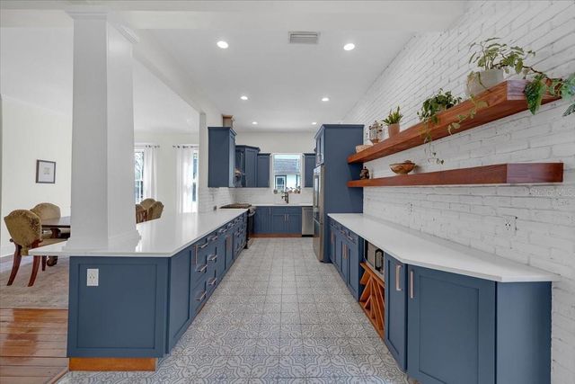 4108 N LYNN AVENUE, Tampa, FL 33603