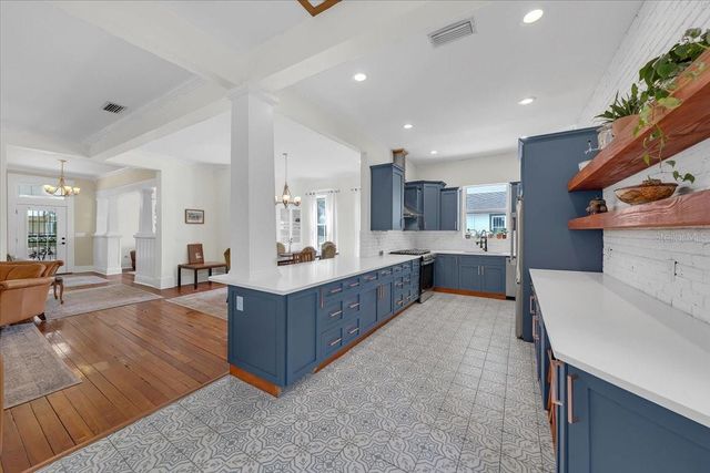 4108 N LYNN AVENUE, Tampa, FL 33603