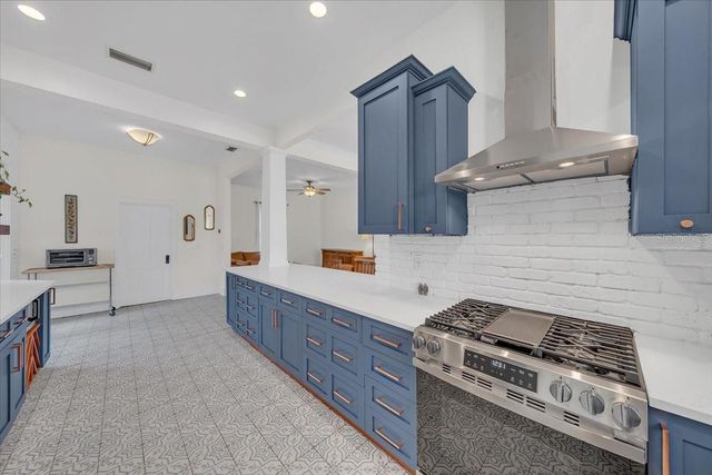 4108 N LYNN AVENUE, Tampa, FL 33603