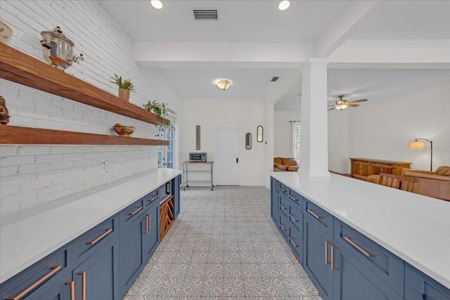 4108 N LYNN AVENUE, Tampa, FL 33603