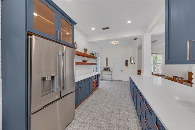 4108 N LYNN AVENUE, Tampa, FL 33603