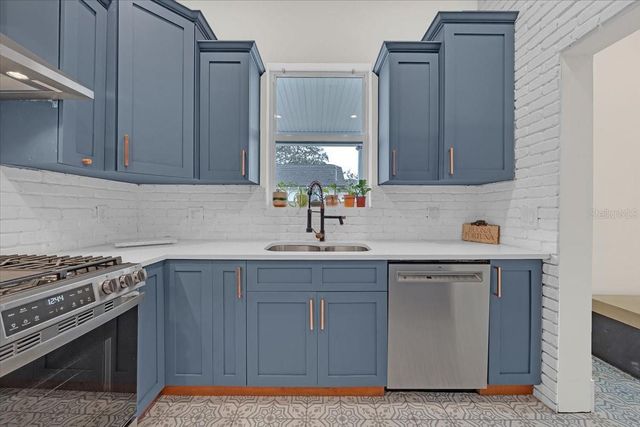 4108 N LYNN AVENUE, Tampa, FL 33603