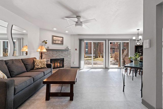 2964 MOSSY OAK CIRCLE, Green Bay, WI 54311