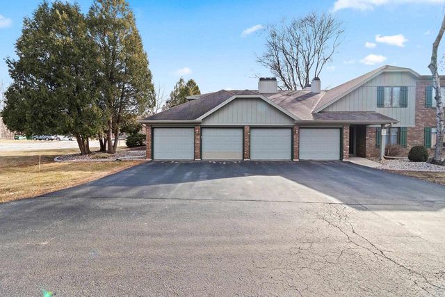 2964 MOSSY OAK CIRCLE, Green Bay, WI 54311