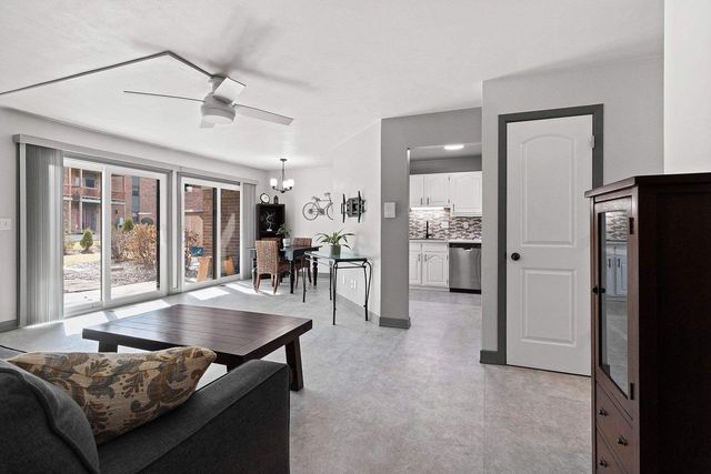 2964 MOSSY OAK CIRCLE, Green Bay, WI 54311