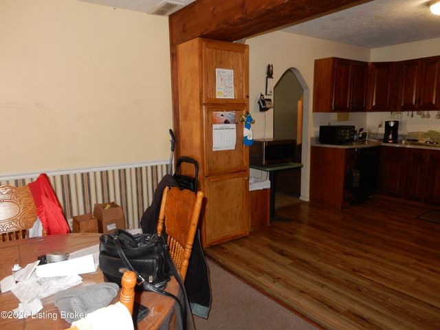 9502 Farmers Ln, Louisville, KY 40118