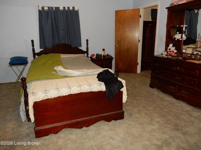 9502 Farmers Ln, Louisville, KY 40118