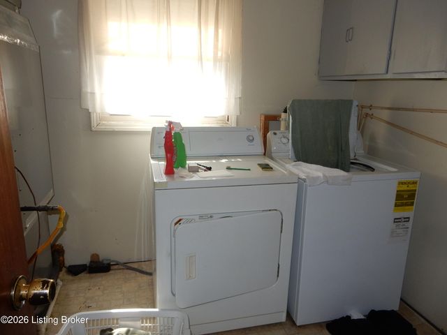 9502 Farmers Ln, Louisville, KY 40118