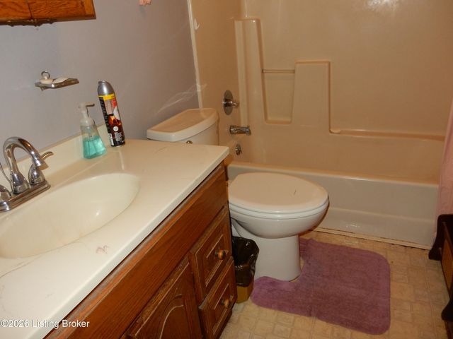 9502 Farmers Ln, Louisville, KY 40118