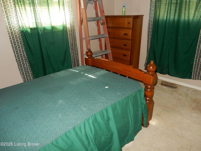 9502 Farmers Ln, Louisville, KY 40118