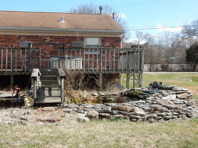 9502 Farmers Ln, Louisville, KY 40118