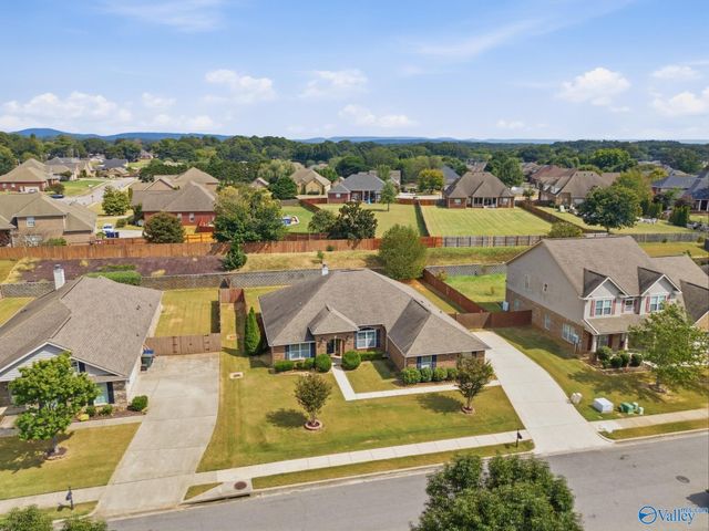 520 Summer Cove Circle NW, Madison, AL 35757