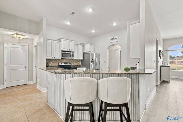 520 Summer Cove Circle NW, Madison, AL 35757