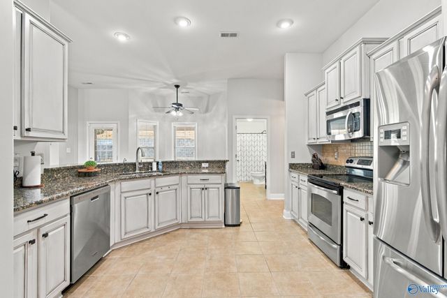 520 Summer Cove Circle NW, Madison, AL 35757