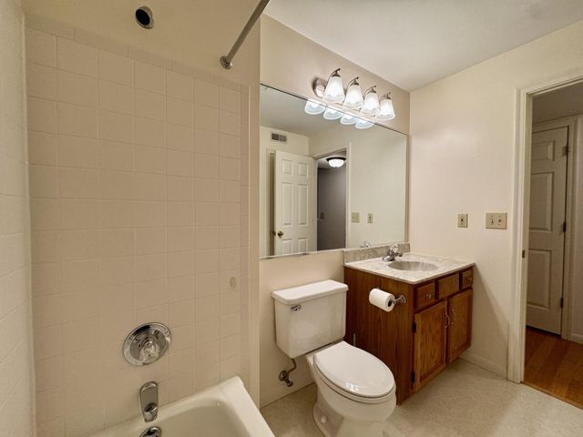 568 Cloverfield Lane, 201, Fort Wright, KY 41011