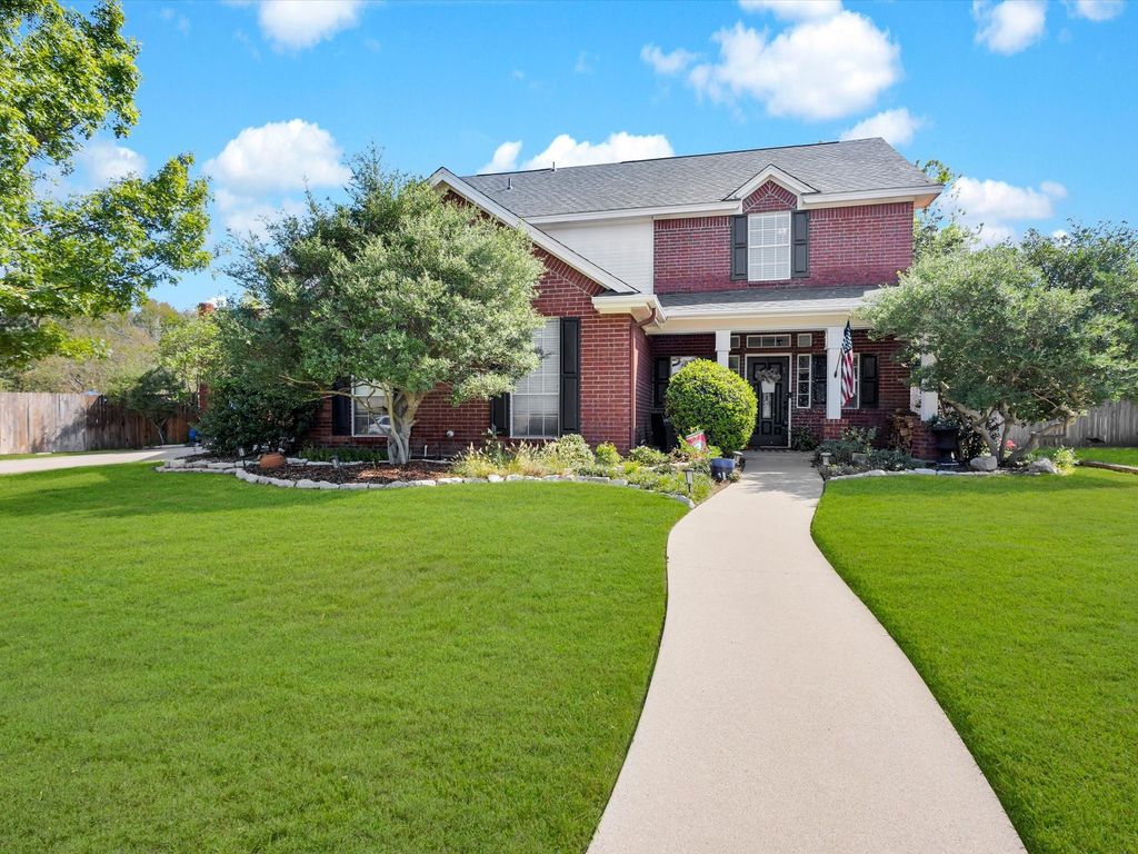 626 Briar Court, Kennedale, TX 76060