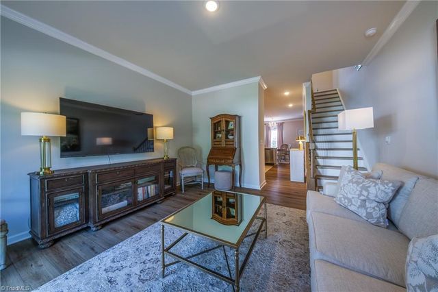 3160 Fall Hills Drive, Winston-salem, NC 27103