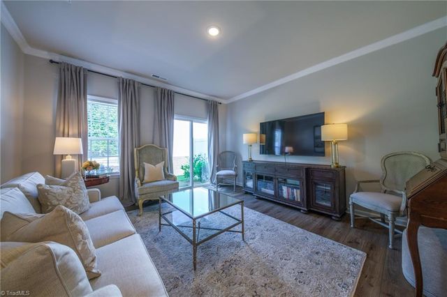 3160 Fall Hills Drive, Winston-salem, NC 27103